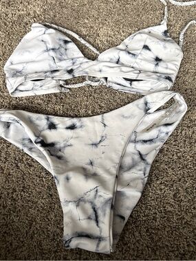 SHEIN White Marble Print Triangle Bikini Set
